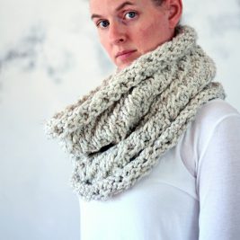 MAGNANIMITY - Women's Cowl Knitting Pattern MAGNANIMITY - Women's Cowl Knitting Pattern
