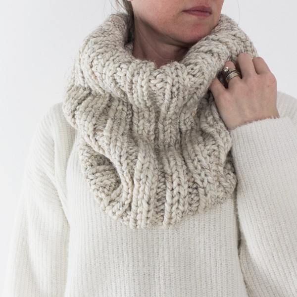 model wearing a chunky knit cowl