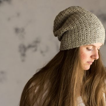 Beauty : Women's Slouchy Hat Knitting Pattern