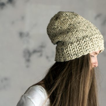 ONENESS : Women's Slouchy Hat Knitting Pattern