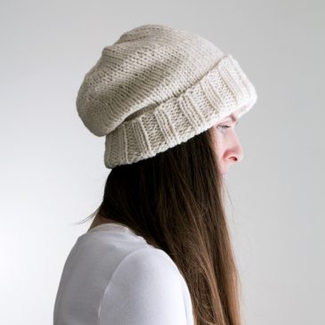 The perfect bulky slouchy hat knitting pattern ;) The perfect bulky slouchy hat knitting pattern ;)