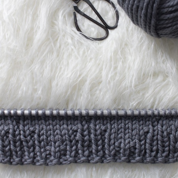 Ribbed Stripes Knit Stitch : Day 7 of the 21 Days of Beginner Knit Stitches : Brome Fields : #21daysofbeginnerknitstitches