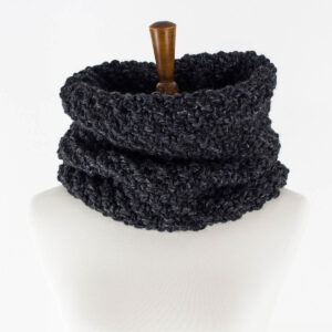 Moss Stitch Cowl on a dress form