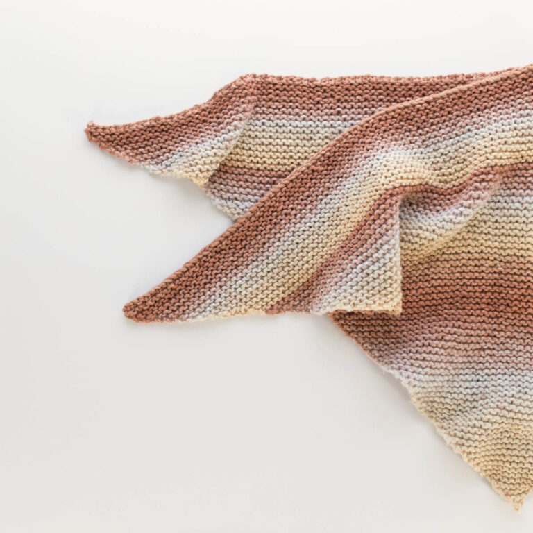 easy garter stitch triangle scarf shawl laying flat