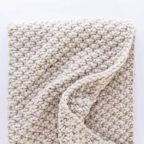 pic of a overnight chunky throw blanket
