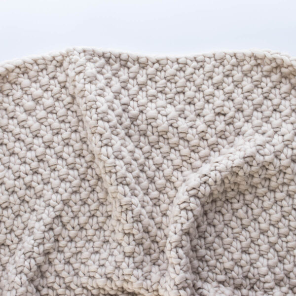 pic of a overnight chunky throw blanket
